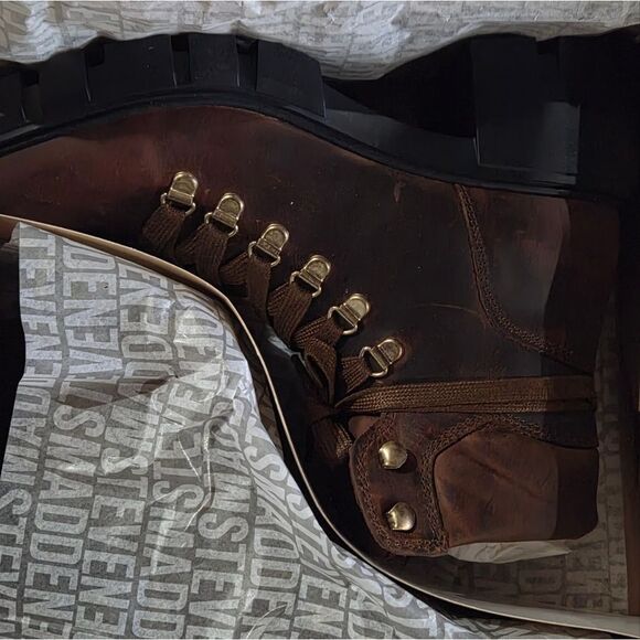 NEW IN BOX STEVE MADDEN GENUINE LEATHER HINT LACE UP HIKER BOOTS COGNAC COLOR - Picture 11 of 11
